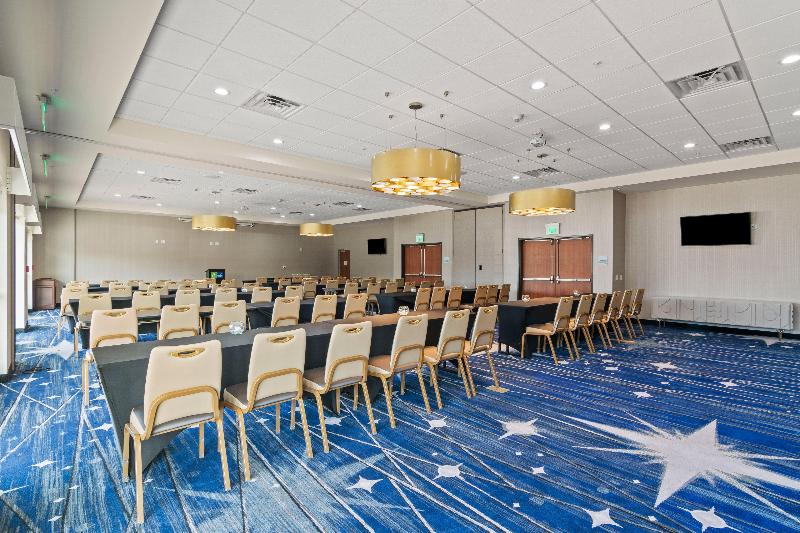 בית מלון כפרי Holiday Inn Express & Suites Orlando  Lake Buena Vista, An Ihg