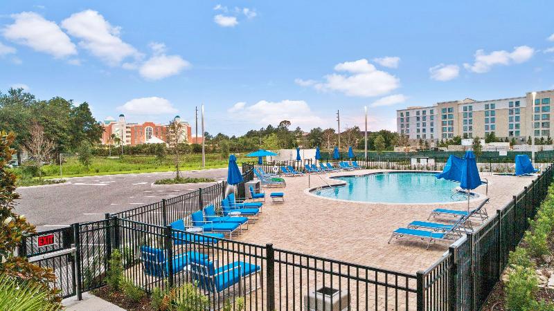 فندق Holiday Inn Express & Suites Orlando  Lake Buena Vista, An Ihg