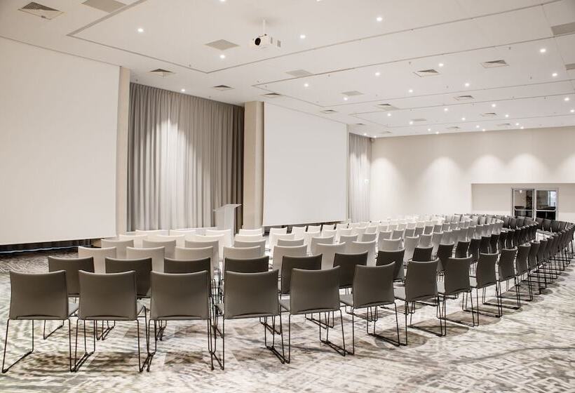 هتل Ibis Poznan Centrum