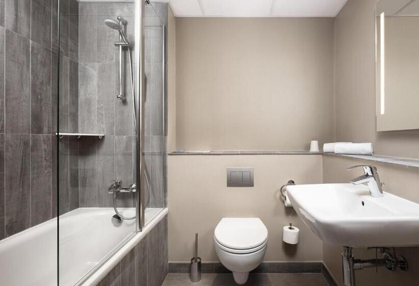 هتل Ibis Poznan Centrum