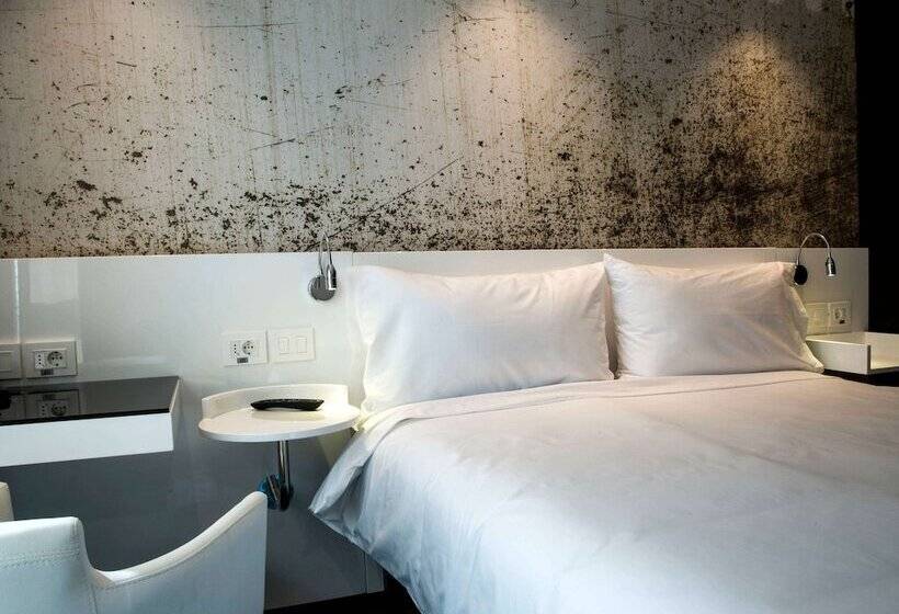 هتل Ibis Styles Montevideo Biarritz