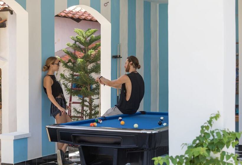 هتل Isabella Resort