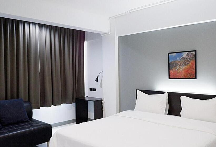 Izen Budget Hotel & Residence