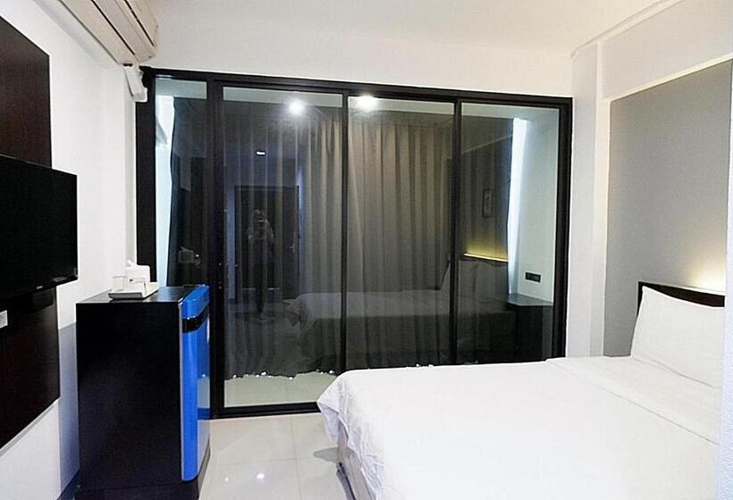 Izen Budget Hotel & Residence