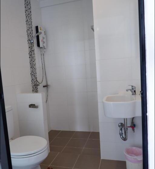 Izen Budget Hotel & Residence