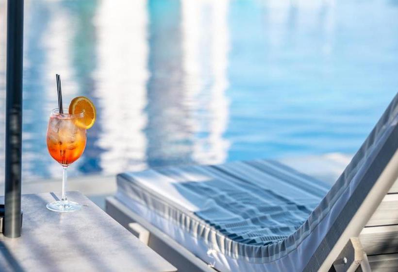 ホテル Mythic Summer