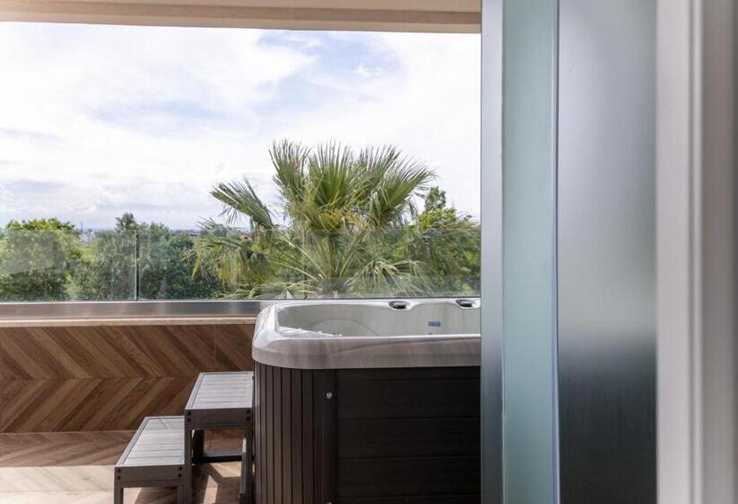 ホテル Mythic Summer