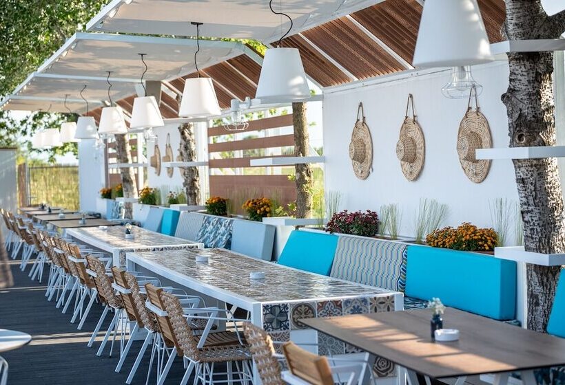 ホテル Mythic Summer