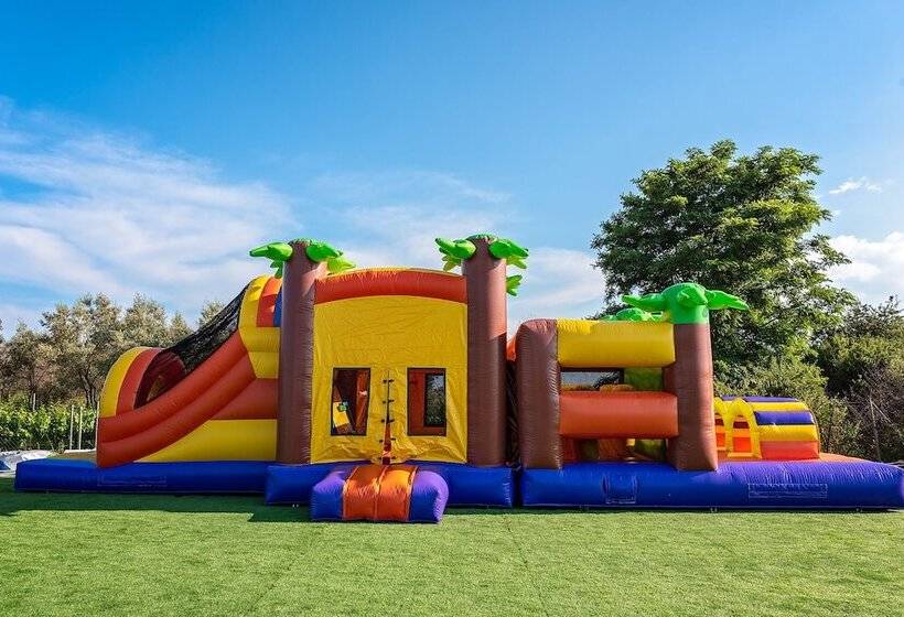 ホテル Mythic Summer