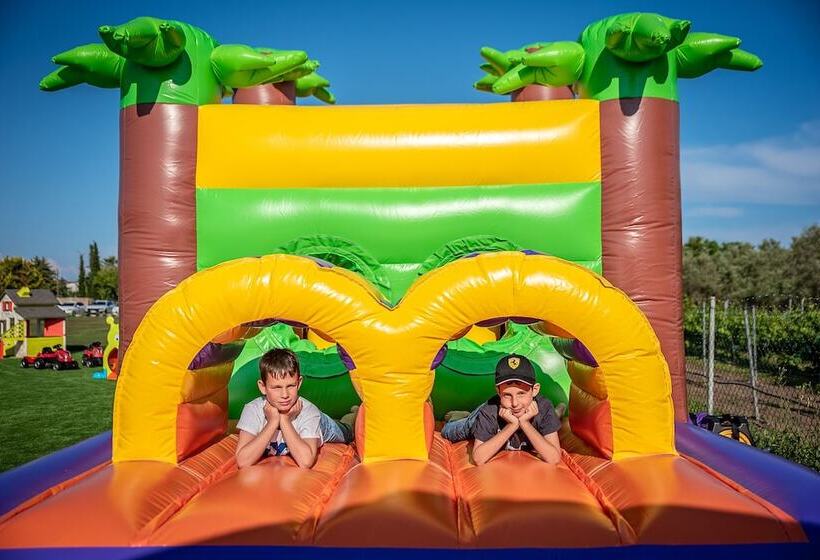 ホテル Mythic Summer