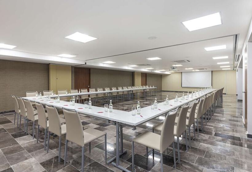 Отель NH Collection Merida Paseo Montejo