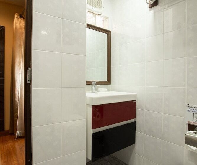 فندق Nightbazaar Inn