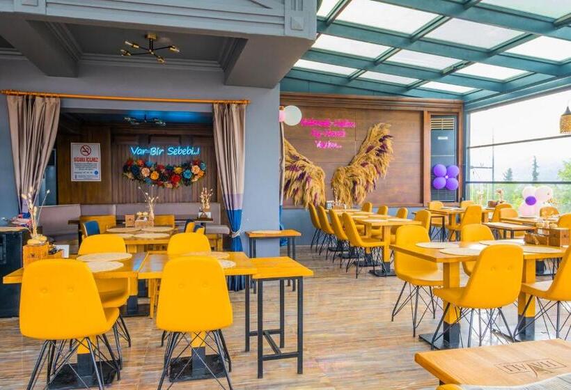 בית מלון כפרי Reis Royal