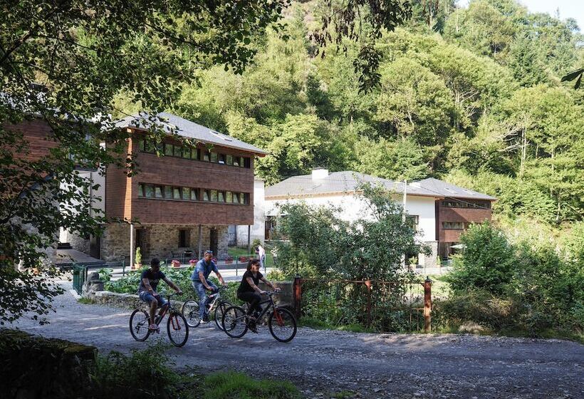 فندق Rural Las Montañas De Pumar