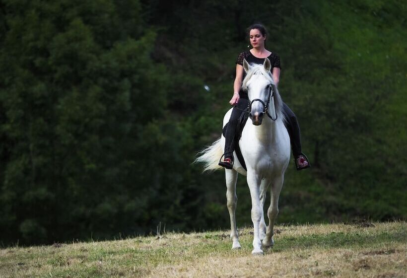 فندق Rural Las Montañas De Pumar