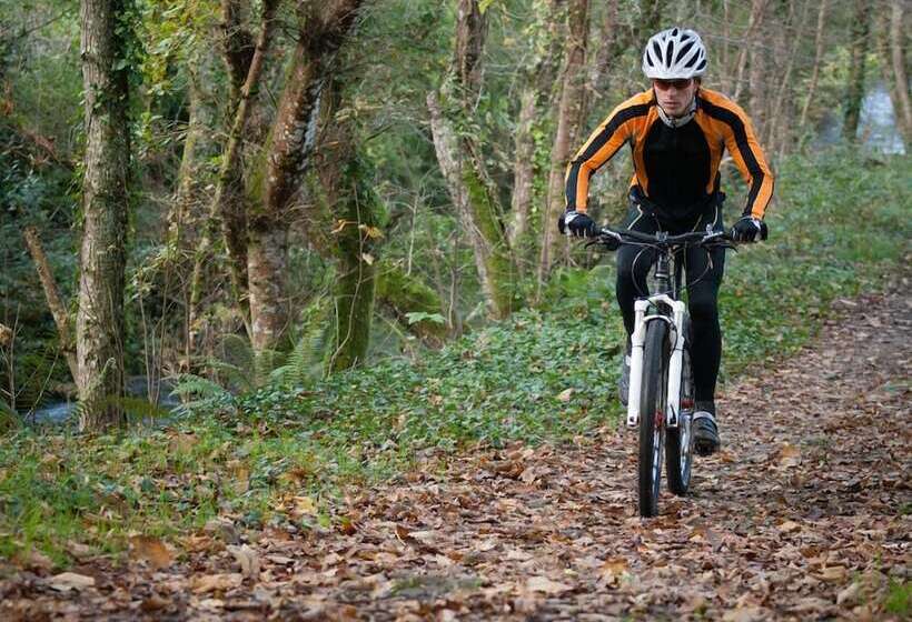 فندق Rural Las Montañas De Pumar