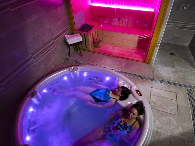 فندق Rural Las Montañas De Pumar