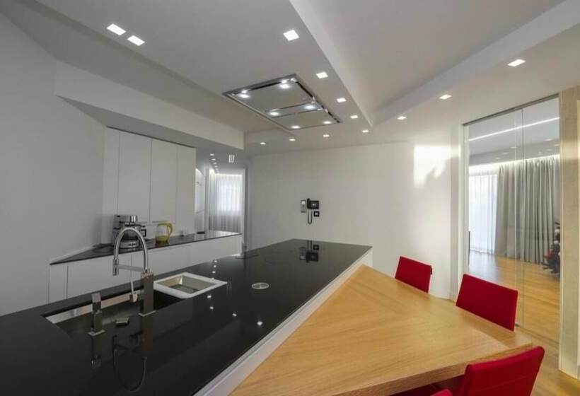 ホテル Suite Testani