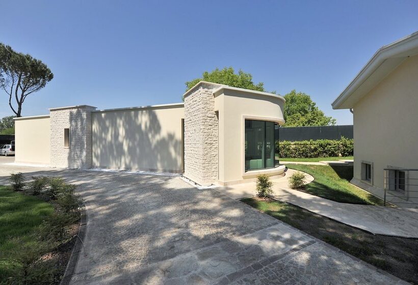 ホテル Suite Testani