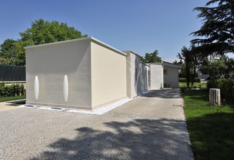 ホテル Suite Testani