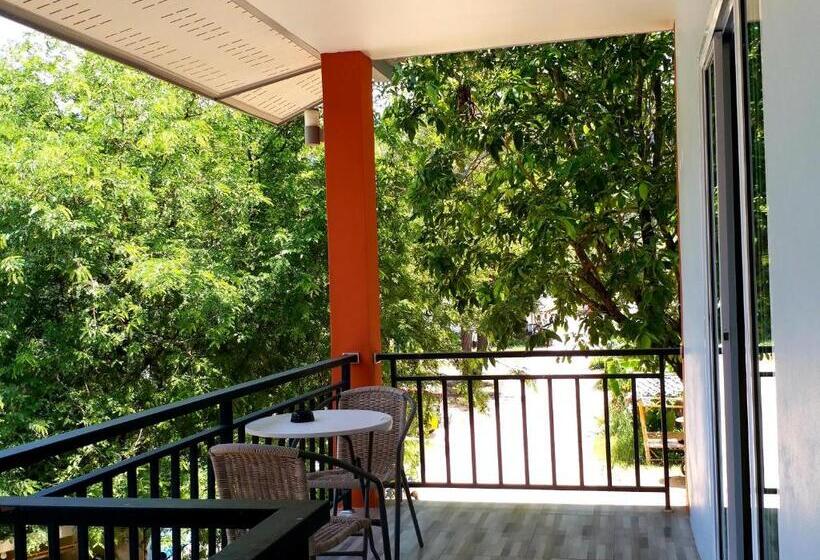 ホテル Tamarind Lanta Resort