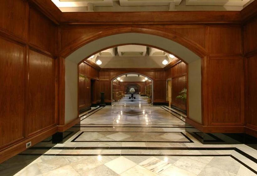 هتل The Taj Mahal Tower Mumbai