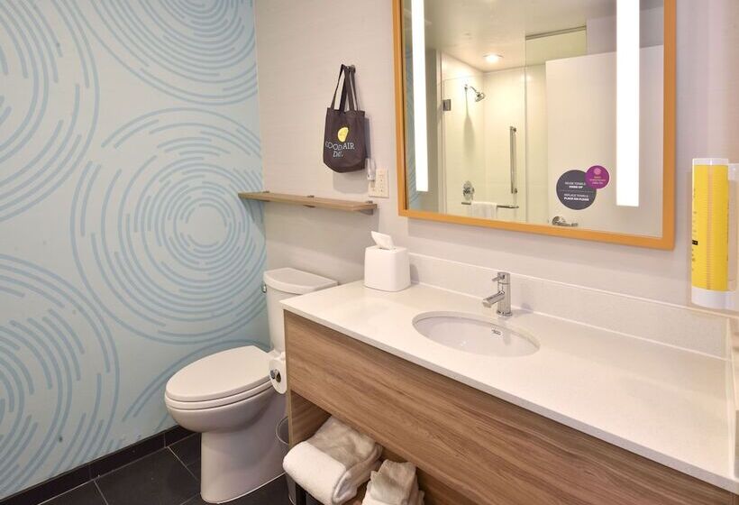 ホテル Tru By Hilton Lawrence