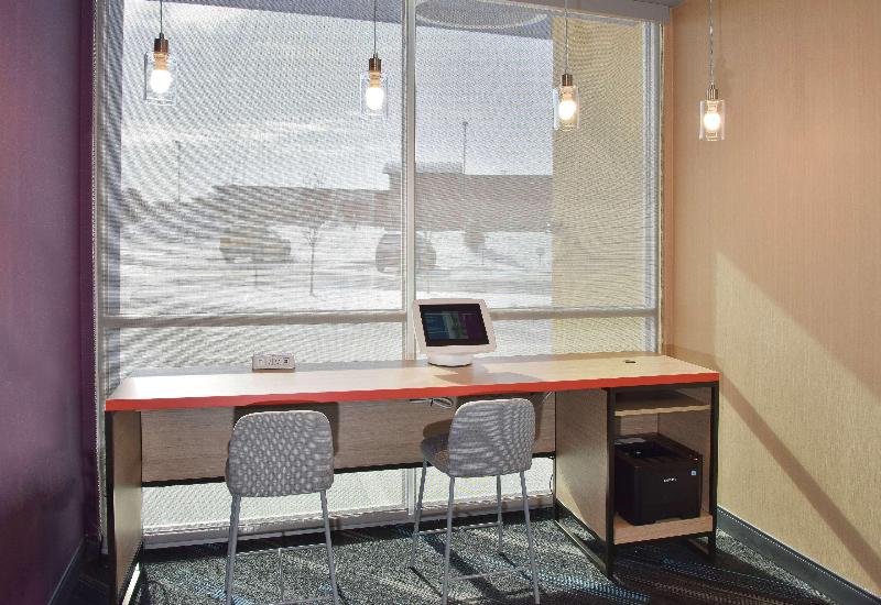 ホテル Tru By Hilton Lawrence