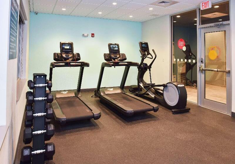 ホテル Tru By Hilton Lawrence