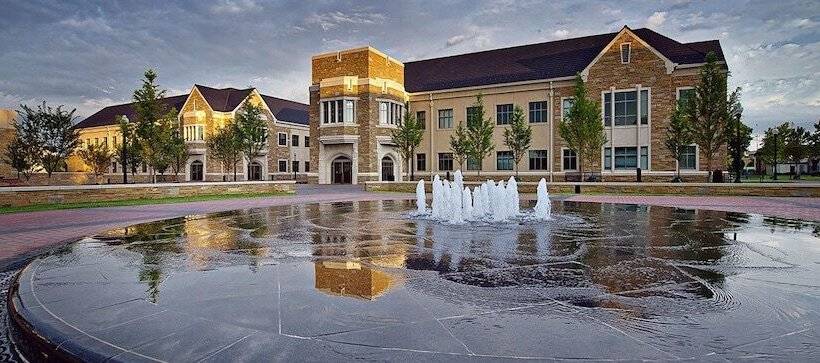 Tulsa Club Hotel, Curio Collection By Hilton