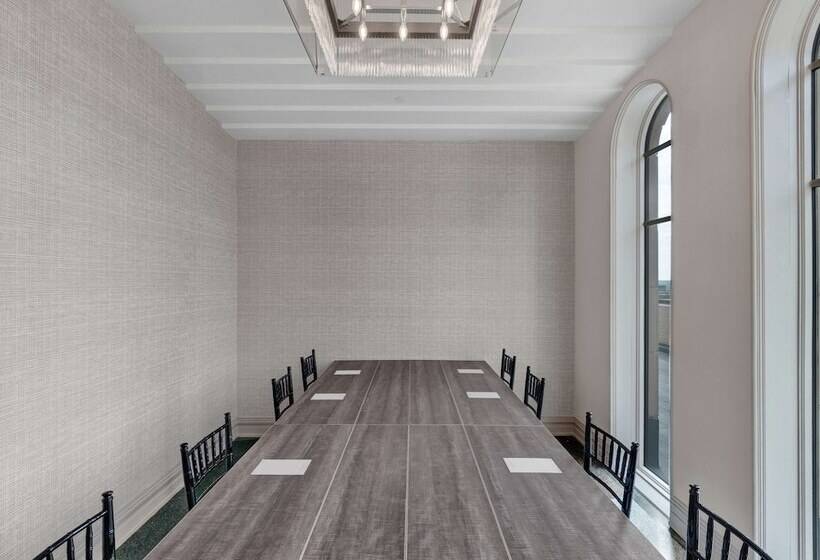 Tulsa Club Hotel, Curio Collection By Hilton