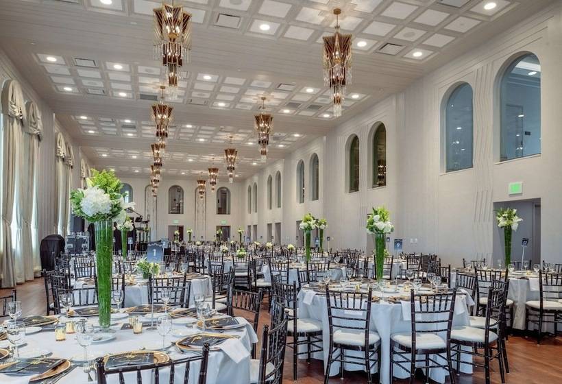 Tulsa Club Hotel, Curio Collection By Hilton