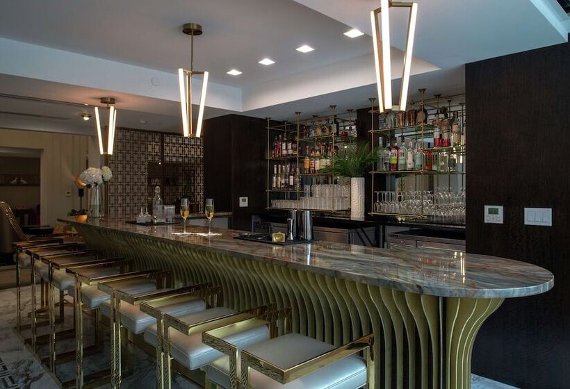 Tulsa Club Hotel, Curio Collection By Hilton