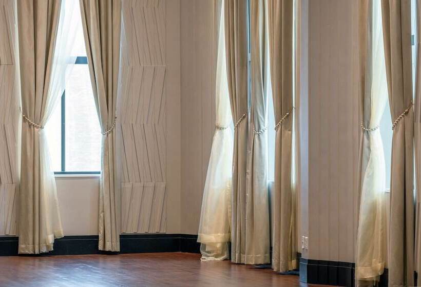 Tulsa Club Hotel, Curio Collection By Hilton