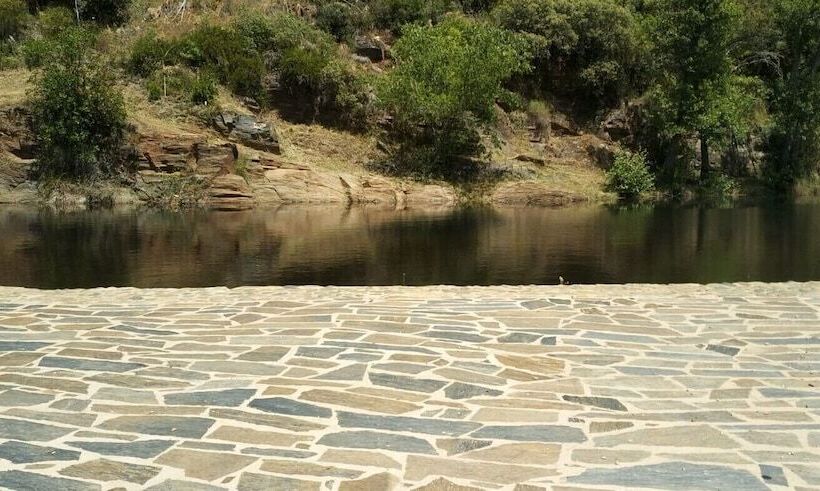 فندق Villa De Berzocana