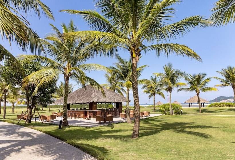 هتل Melia Vinpearl Cua Hoi Beach Resort