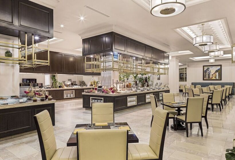 هتل Melia Vinpearl Cua Hoi Beach Resort