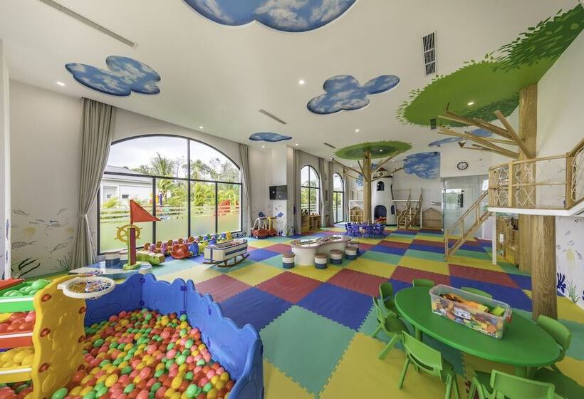 هتل Melia Vinpearl Cua Hoi Beach Resort