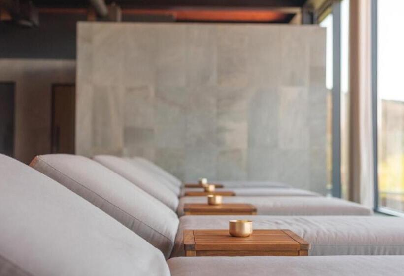 Winery & Design Hotel Roxanich