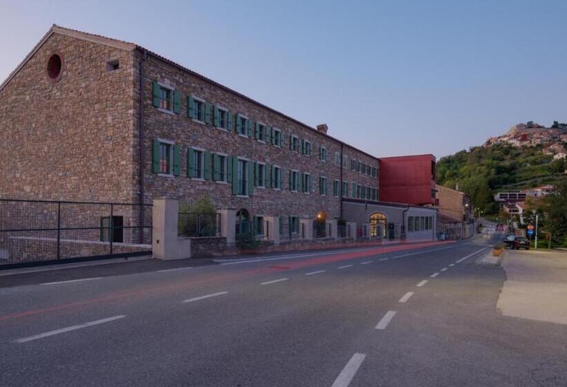 Winery & Design Hotel Roxanich