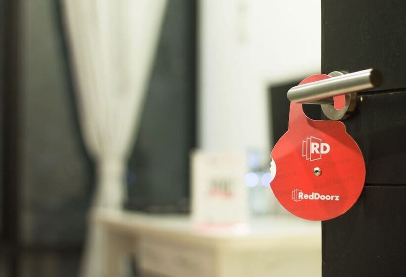 ペンション Reddoorz @ Cilandak 3