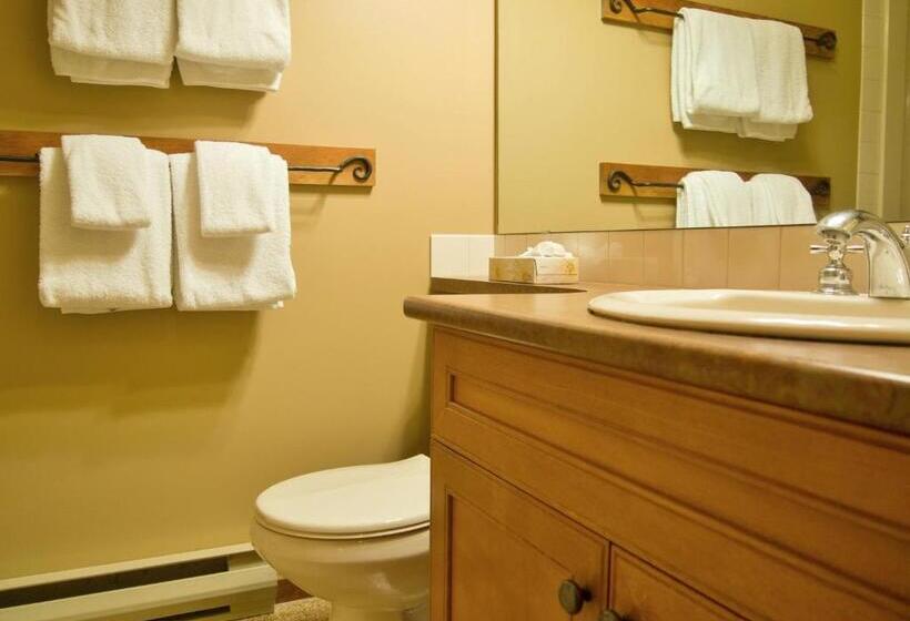 אתר נופש Snow Creek Lodge By Fernie Lodging Co