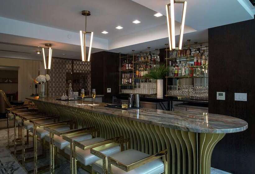 Tulsa Club Hotel, Curio Collection By Hilton