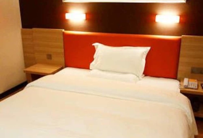 בית מלון כפרי 7 Days Premium