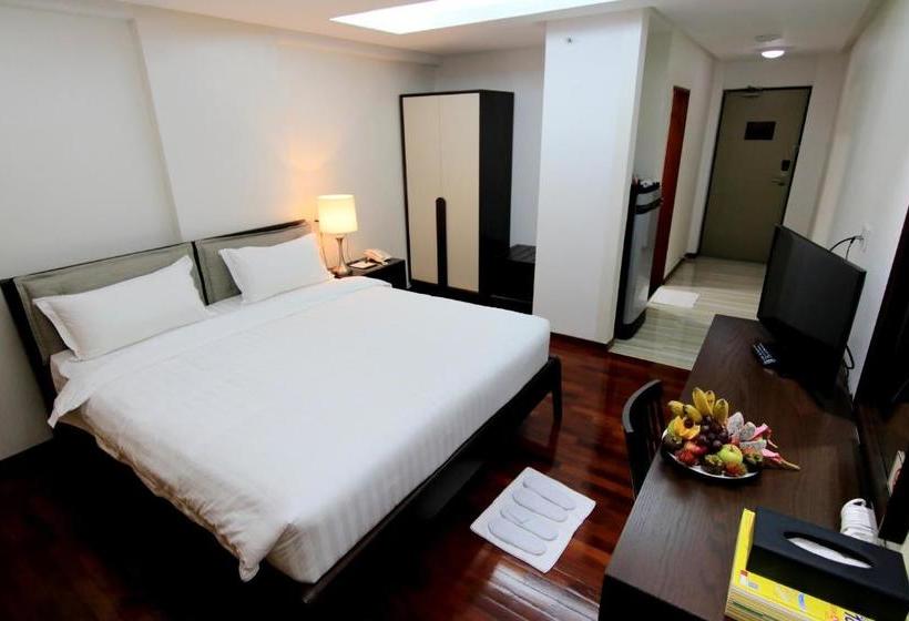 هتل Akore Myanmar Life