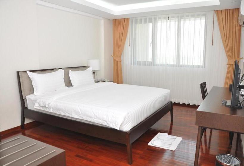 هتل Akore Myanmar Life