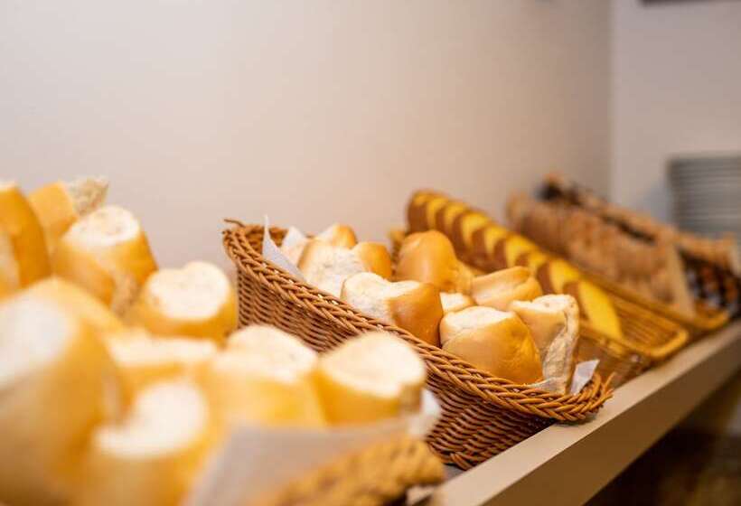 Отель Alameda Felice