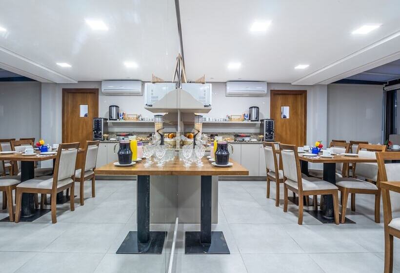 Отель Alameda Felice