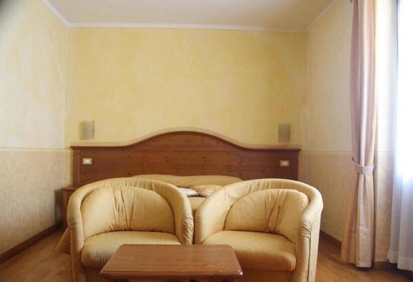 ホテル Albergo Sole