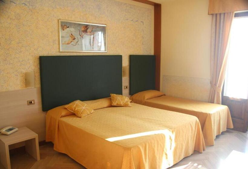 ホテル Albergo Sole